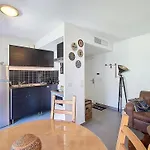 Apartment T2 Elegant Avec Clim & Piscine Port