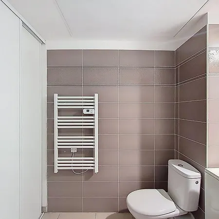 T2 Elegant Avec Clim & Piscine Port *