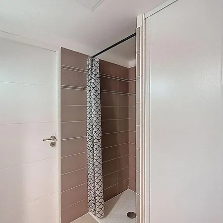 T2 Elegant Avec Clim & Piscine Port 아파트